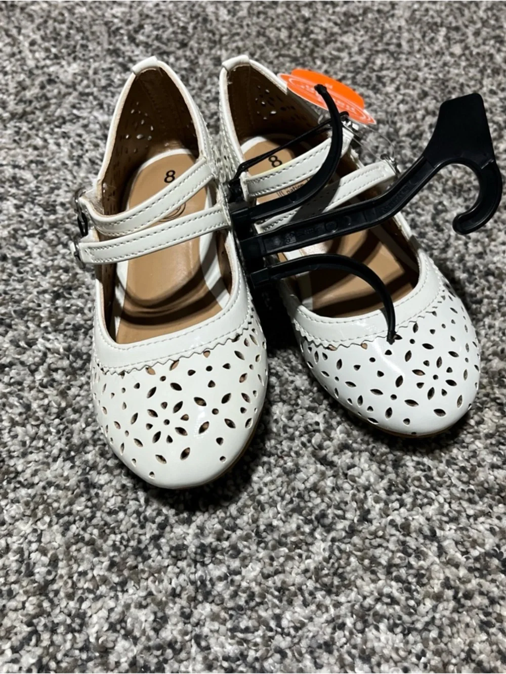 Girl's  White Faux Leather Mary Jane Heeled Pumps Buckle Strap  Size 8